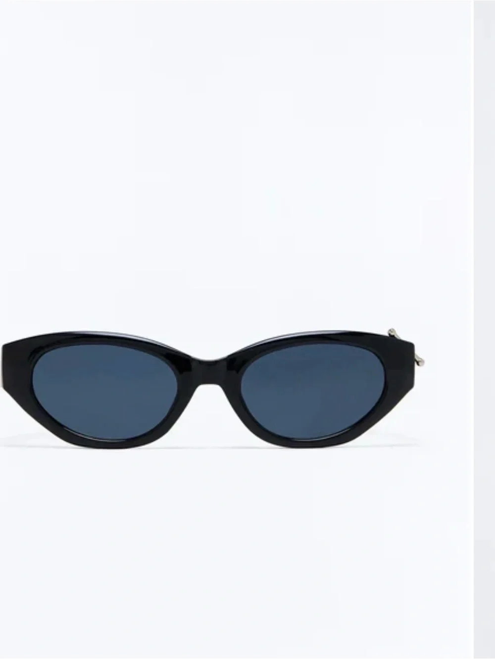 Black Cat-Eye Sunglasses - Stylish Women's Shades